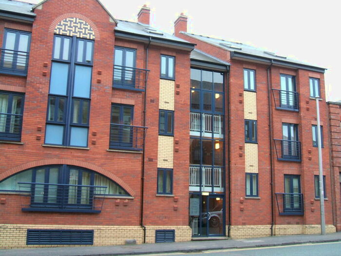 2 Bedroom Flat To Rent In Farthing Court, Graham Street, Birmingham, West Midlands, B1