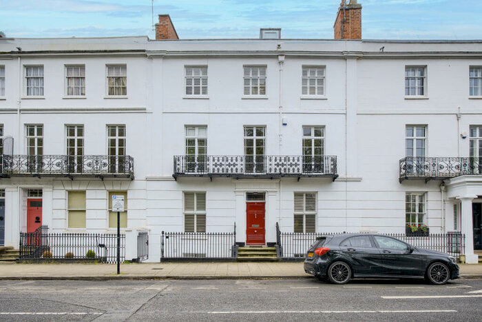 6 Bedroom House To Rent In Clarendon Square, Leamington Spa, CV32