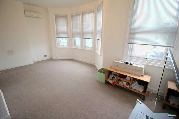 1 Bedroom Flat To Rent In Edgwarebury Lane, Edgware, Middlesex, HA8