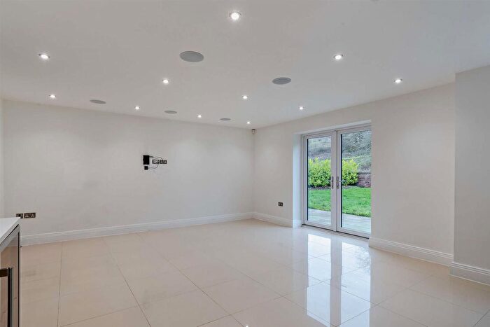 5 Bedroom Detached House For Sale In De Montfort House, Haven Pastures, Henley-In-Arden, B95