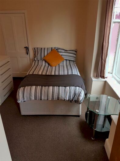 Apartment To Rent In Pershore Road, Selly Park, Birmingham, B29