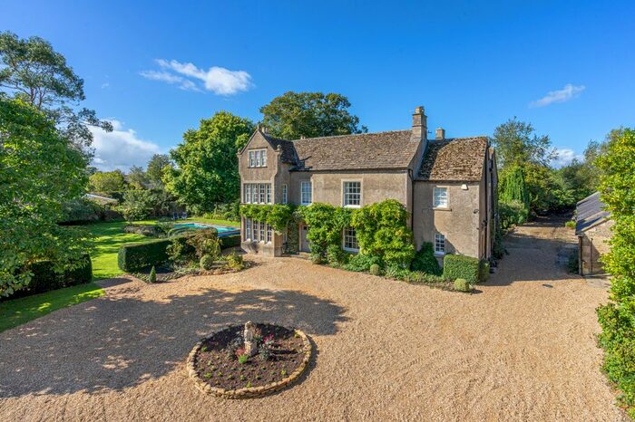 5 Bedroom Property For Sale In Upper Common, Kington Langley, Chippenham SN15