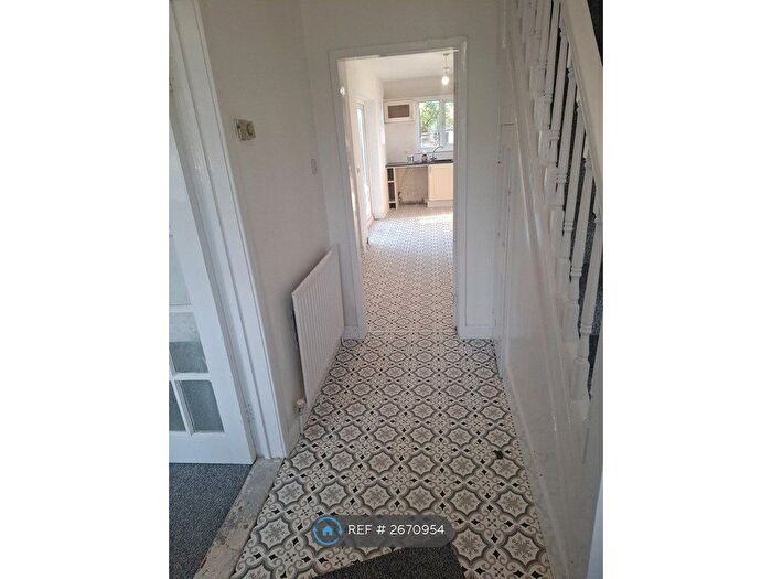 3 Bedroom Semi Detached House To Rent In College Road, Middlesbrough, TS3