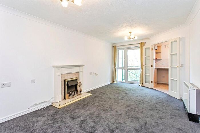 1 Bedroom Retirement Property For Sale In Montague Court, Westcliff-on-Sea, SS0
