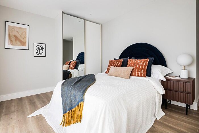 2 Bedroom Apartment For Sale In Grinstead Road, Deptford, SE8