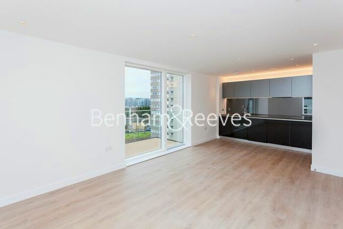 2 Bedroom Flat To Rent In Kew Bridge Road, Brentford, TW8