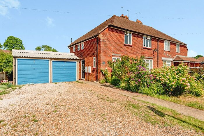 1 Bedroom Maisonette For Sale In Chequers Close, Horley, RH6