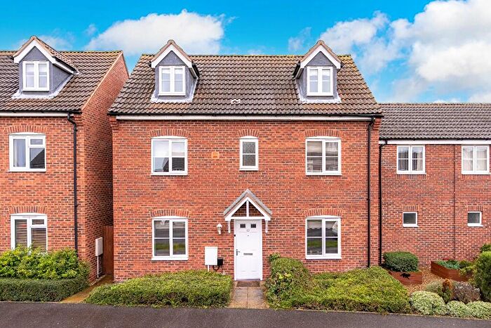 4 Bedroom Detached House For Sale In Charter Avenue, Market Deeping, PE6