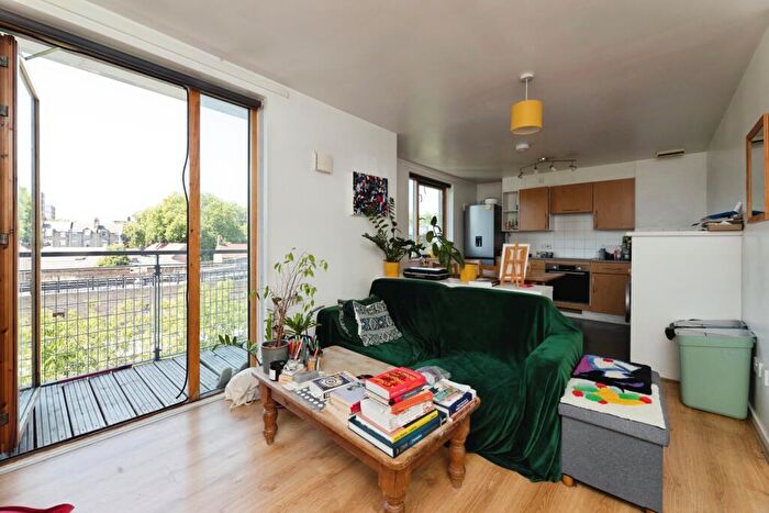 2 Bedroom Flat For Sale In Cremer Street, London, E2