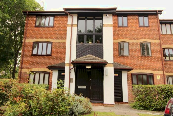 1 Bedroom Apartment To Rent In Pennyroyal Court, Reading, RG1
