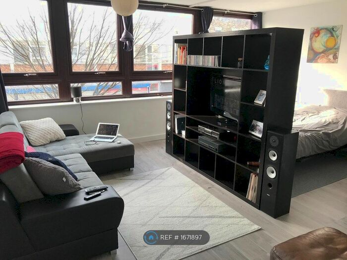 Studio To Rent In Mayfield House, London, E2