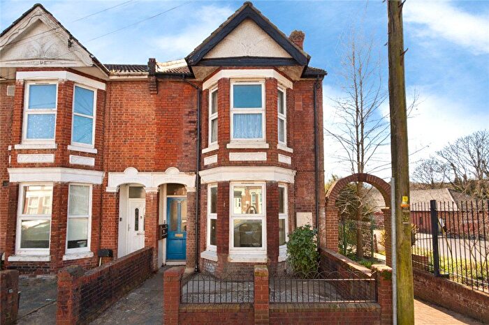 2 Bedroom Flat For Sale In Shakespeare Avenue, Southampton, Hampshire, SO17