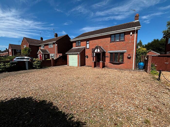 4 Bedroom Detached House To Rent In Southcote Lane, Reading, RG30