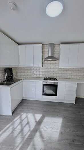 2 Bedroom Flat To Rent In Woodlands Road, Ilford, IG1