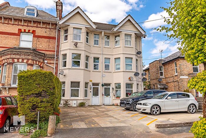1 Bedroom Flat For Sale In R L Stevenson Avenue, Bournemouth, BH4