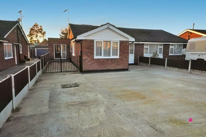 4 Bedroom Semi-Detached Bungalow To Rent In Benfleet, Essex, SS7