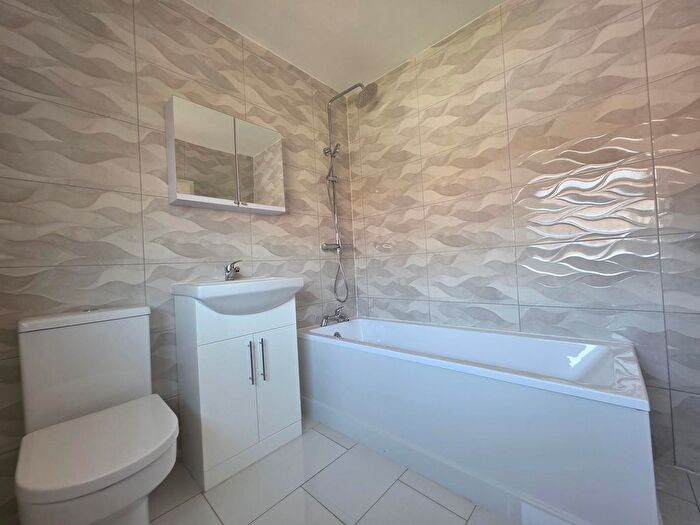 3 Bedroom Property To Rent In Attlee Crescent, Bilston, WV14