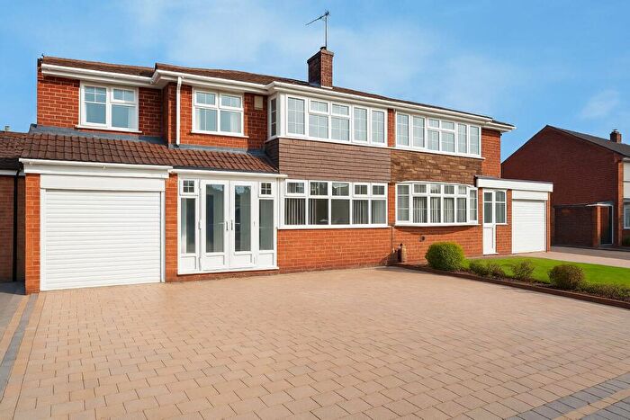 5 Bedroom Semi-Detached House For Sale In Elizabeth Walk, Tipton, DY4