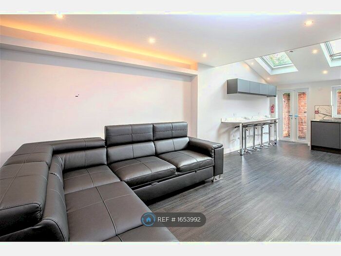 5 Bedroom Terraced House To Rent In Spa Road, Preston, PR1