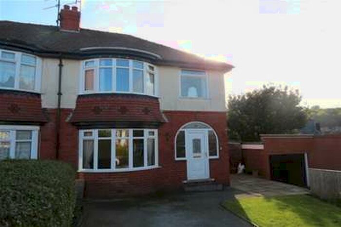 3 Bedroom Semi-Detached House To Rent In Mount Park Avenue, Scarborough, YO12