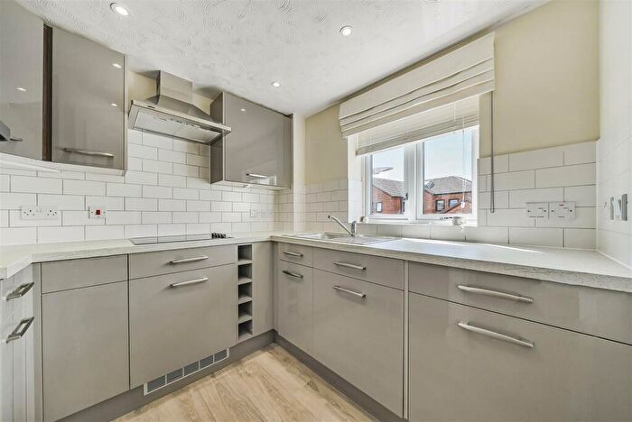 1 Bedroom Retirement Property For Sale In Avonbank Lodge, Newbury, RG14