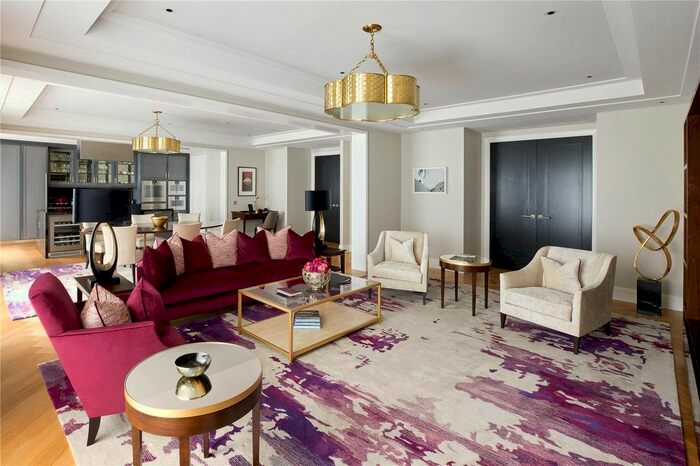 2 Bedroom Flat To Rent In Trinity Square, London, EC3N