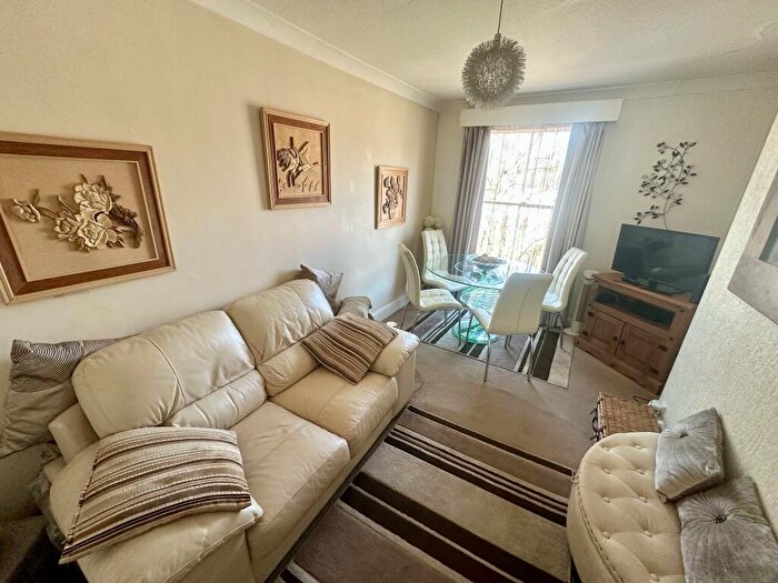 1 Bedroom Flat To Rent In Primrose Hill, Northampton, NN2