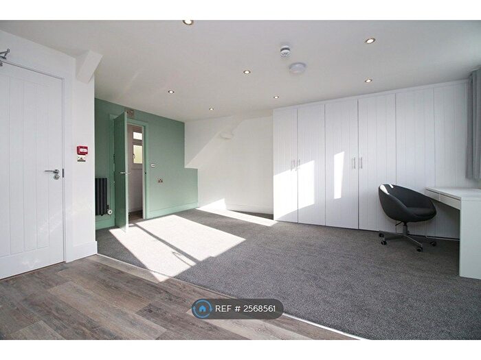 Studio To Rent In City Centre, Swansea, SA1