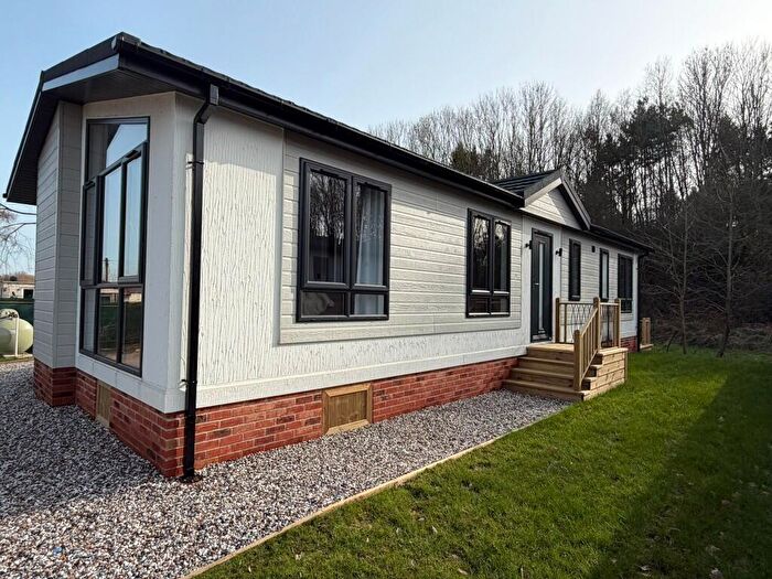 2 Bedroom Park Home For Sale In Sunset Avenue, Willow Park, Moor Lane, NG14