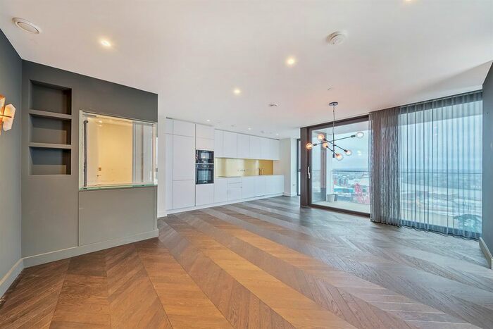 2 Bedroom Flat To Rent In The Waterman, Tidemill Square, Lower Riverside, Greenwich Peninsula, SE10
