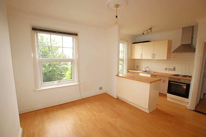 1 Bedroom Flat For Sale In Victoria Heights, Clacton On Sea, CO15