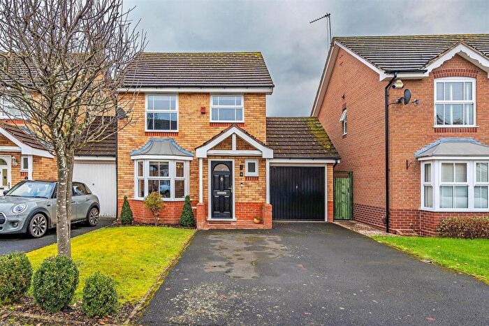 3 Bedroom Link Detached House To Rent In Barwell Close, Dorridge, B93