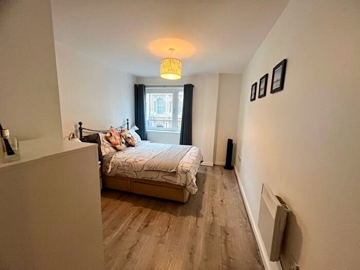 1 Bedroom Flat To Rent In Quayside, Bute Crescent, Cardiff, CF10