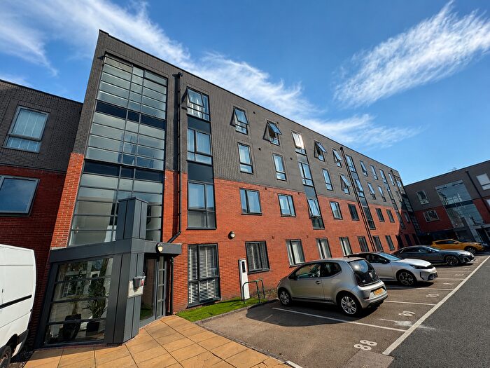 1 Bedroom Flat For Sale In Crossford Court, Dane Road, Sale, M33