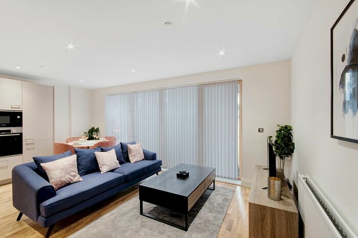 2 Bedroom Flat To Rent In Golding Lodge, Woolwich, SE18