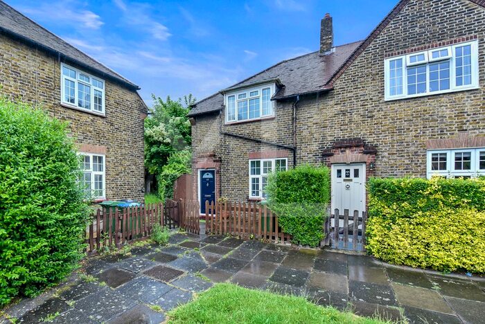 2 Bedroom End Of Terrace House To Rent In Roan Street, Greenwich, SE10