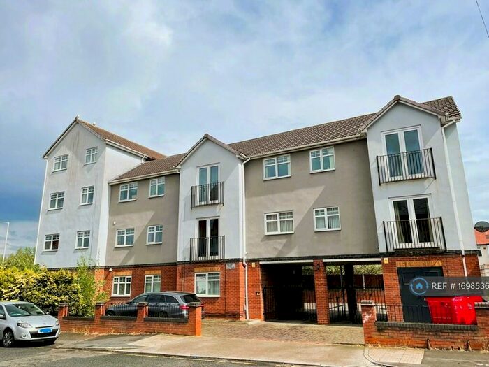 2 Bedroom Flat To Rent In Mallaby Court, Birkenhead, CH41