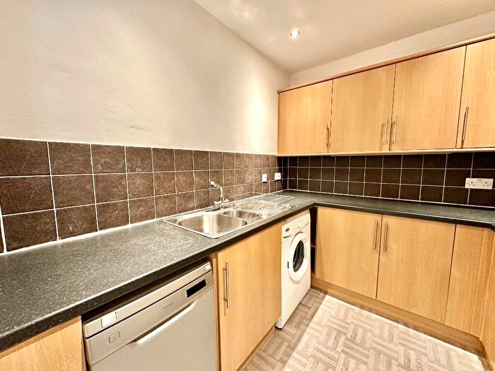 2 Bedroom Flat To Rent In Bonhill Road, Dumbarton, West Dunbartonshire, G82