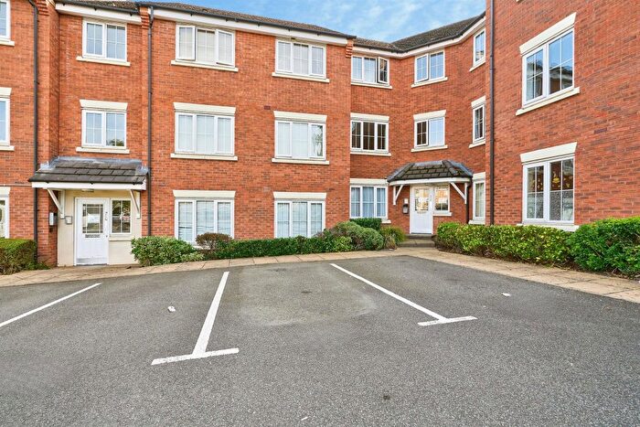 2 Bedroom Flat For Sale In Gough Drive, Tipton, DY4