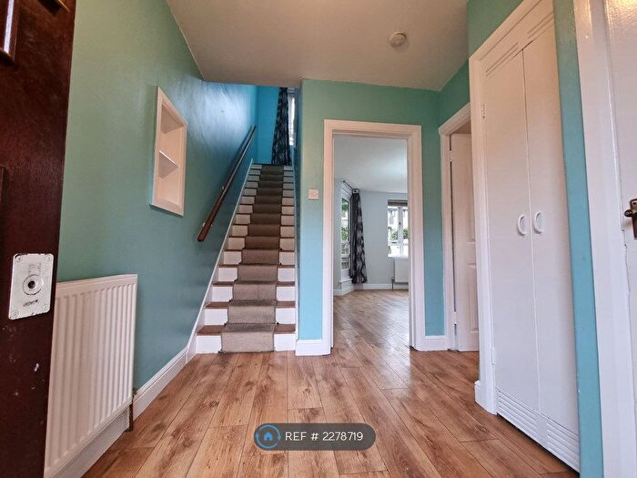 2 Bedroom Maisonette To Rent In Whitwell House, London, E5