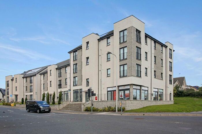 2 Bedroom Flat To Rent In Bowbridge Crescent, Liberton, Edinburgh, EH17