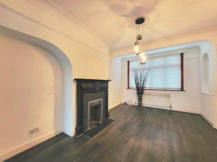 4 Bedroom Terraced House To Rent In Langham Drive, Chadwell Heath, RM6