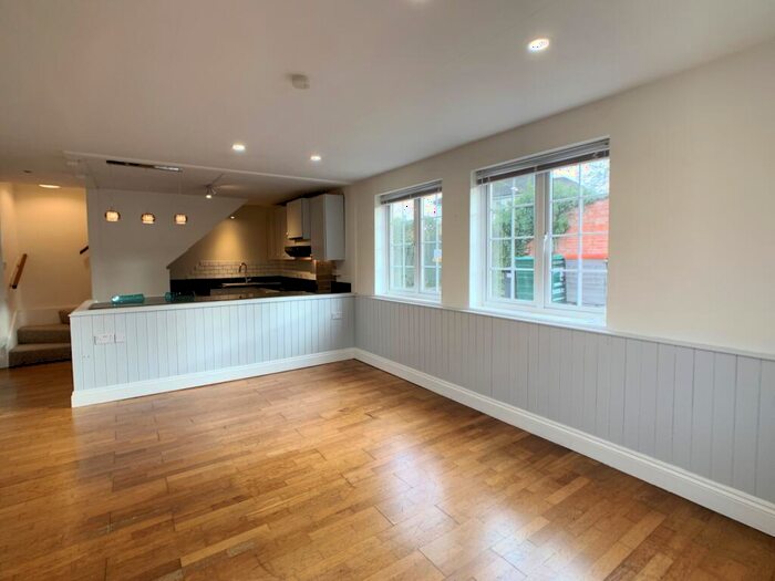2 Bedroom End Of Terrace House To Rent In Post Office Lane, Wantage, OX12