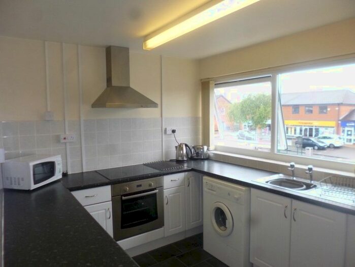 2 Bedroom Flat To Rent In Bramcote Lane, Wollaton, NG8