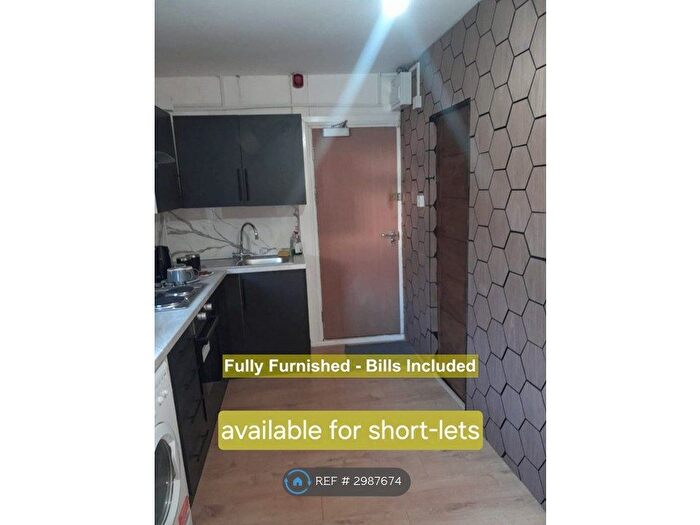 2 Bedroom Flat To Rent In Kingsland Road, Cardiff, CF5