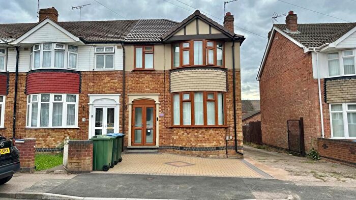 3 Bedroom End Of Terrace House For Sale In Silverdale Close, Aldermans Green, Coventry, CV2