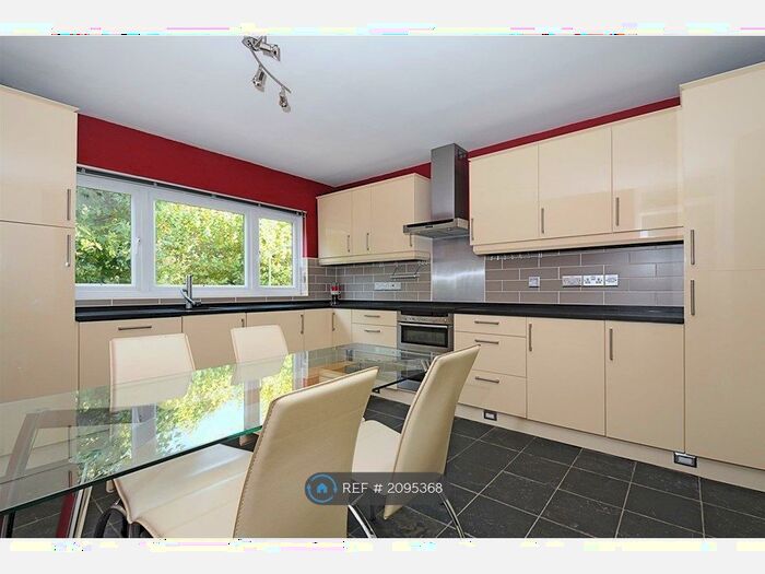 3 Bedroom Terraced House To Rent In Turenne Close, London, SW18