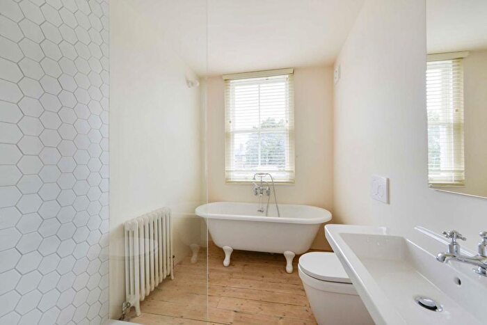 1 Bedroom Flat To Rent In Wisteria Road, Lewisham, SE13