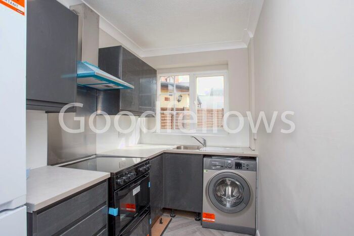 2 Bedroom Semi-Detached House To Rent In Central Road, Morden, SM4