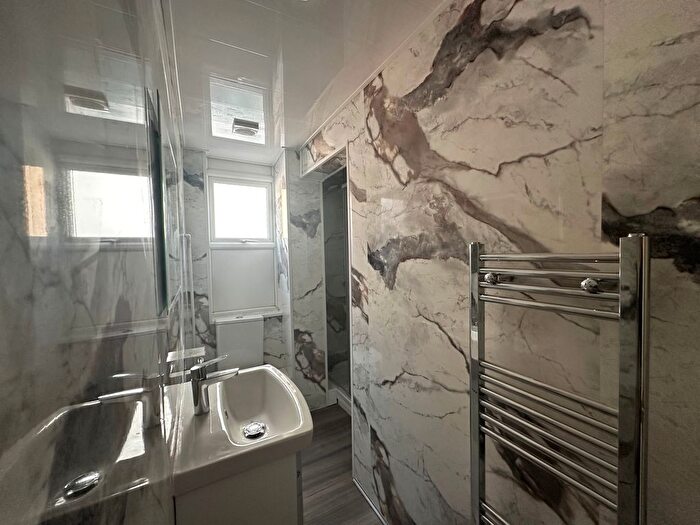 2 Bedroom Flat To Rent In Hartley Road, Nottingham, NG7